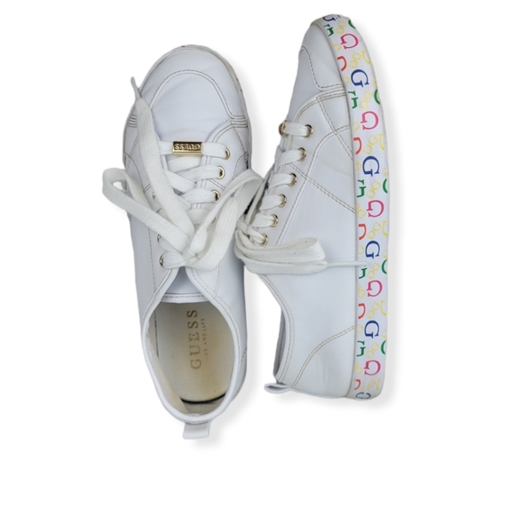 GUESS‎ Women's White Leather Sneakers with Goldtone Emblem - Picture 3 of 10